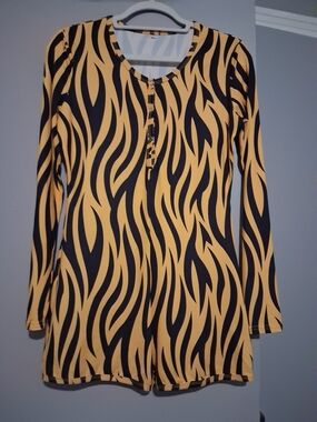Yellow & Black Long-Sleeve Women’s Jumpsuit Romper
